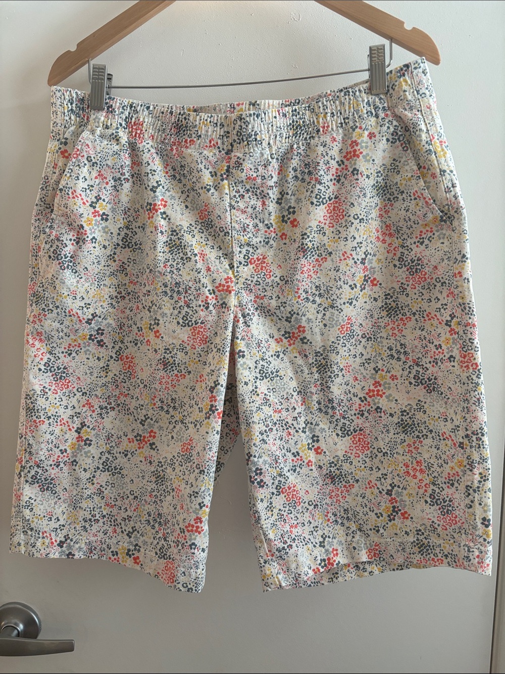 Lands' End Cotton Ditsy Floral Print Preppy Beach Bermuda Shorts SZ 14